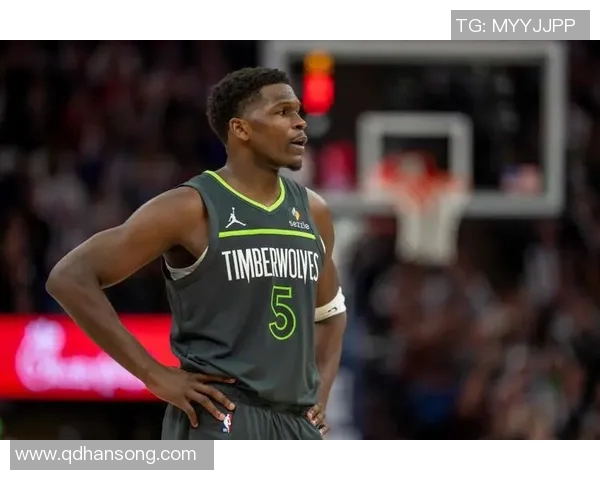 效率不高！爱德华兹17中6拿到17分3板1断1帽