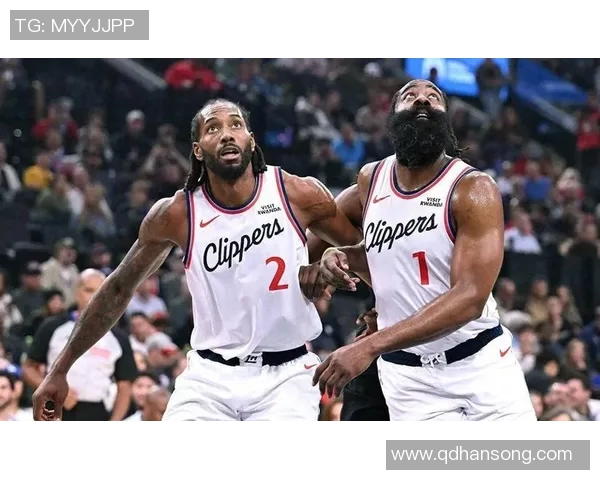 好兄弟，快船队科怀·伦纳德力挺队友入选最佳防守阵容一阵